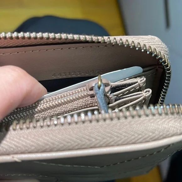 Gucci GG Marmont zip around wallet - Picture 6 of 8